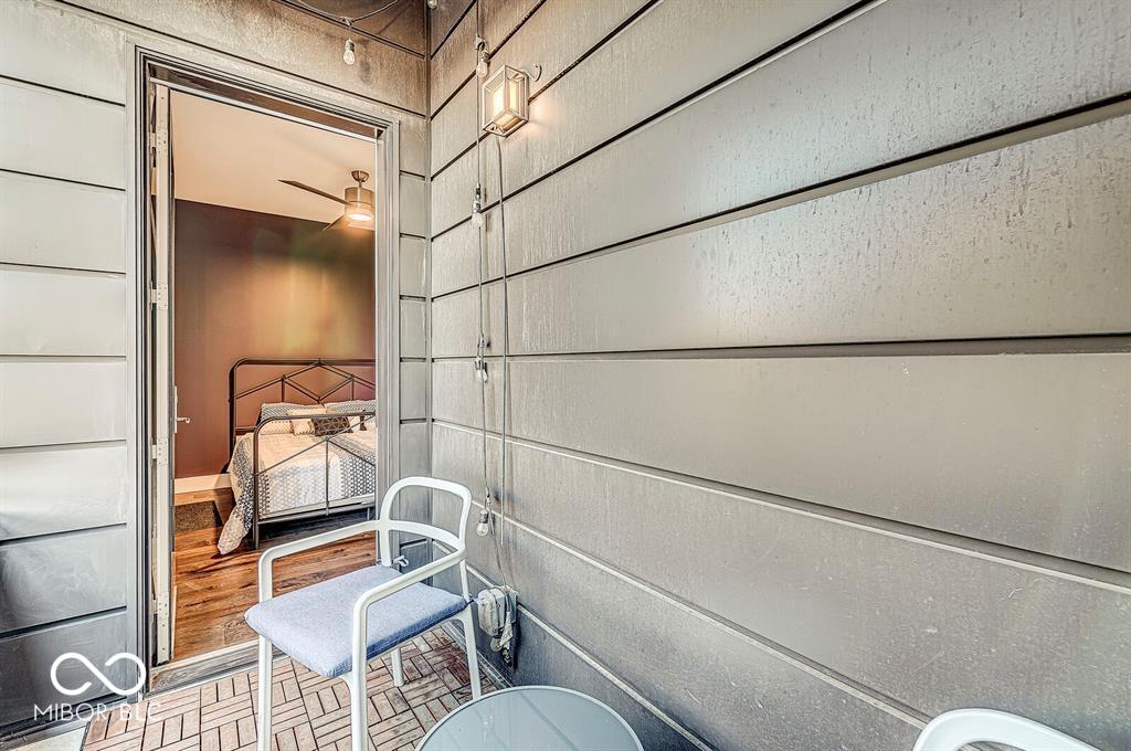 319 E 16th Street E Unit: 201