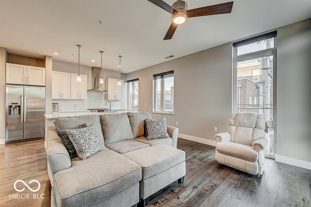 319 E 16th Street E Unit: 201