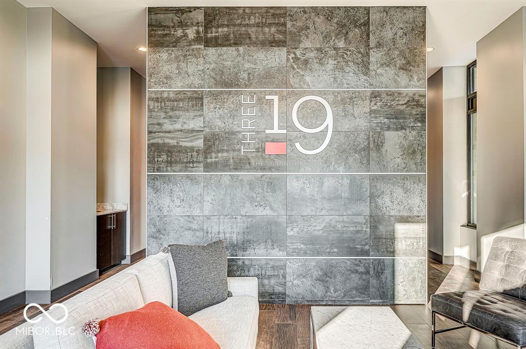 319 E 16th Street E Unit: 201