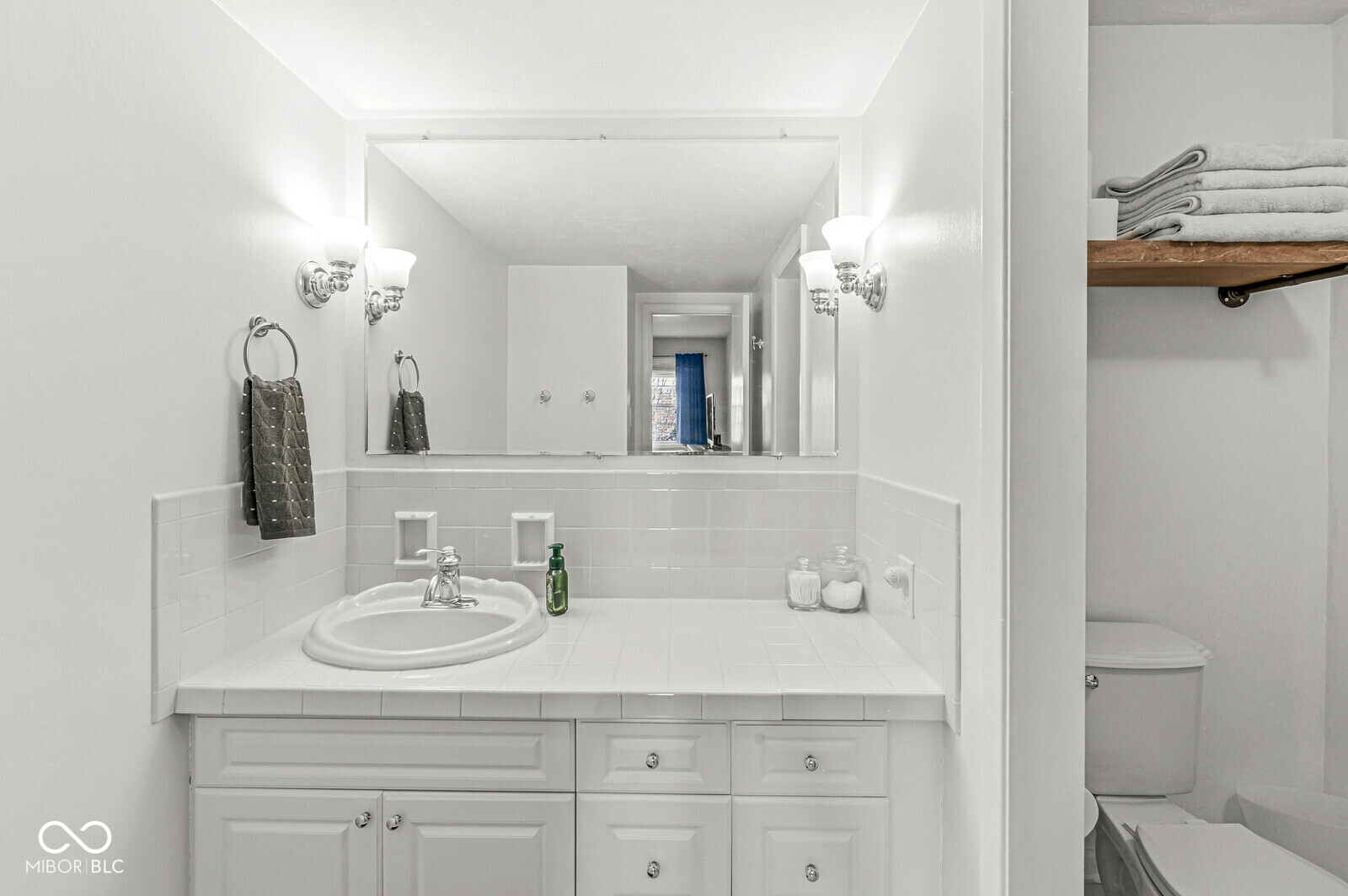 1234 W 81st Street