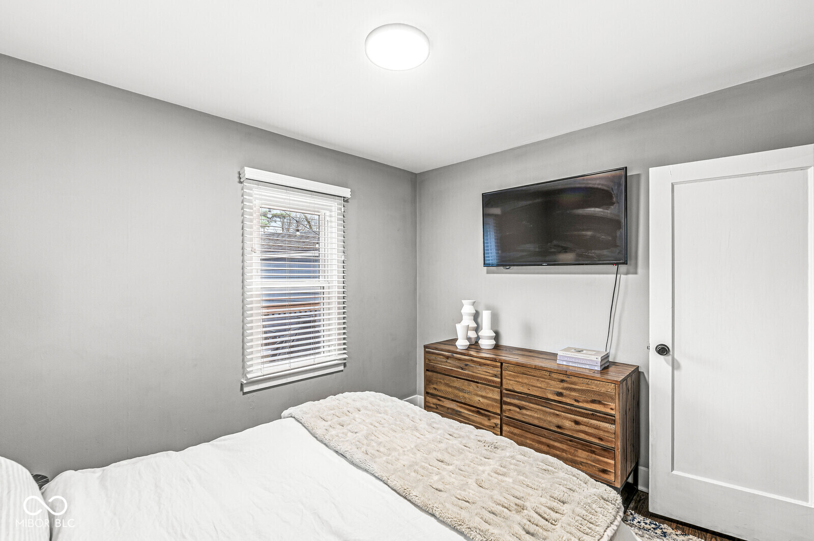 5377 Evanston Avenue