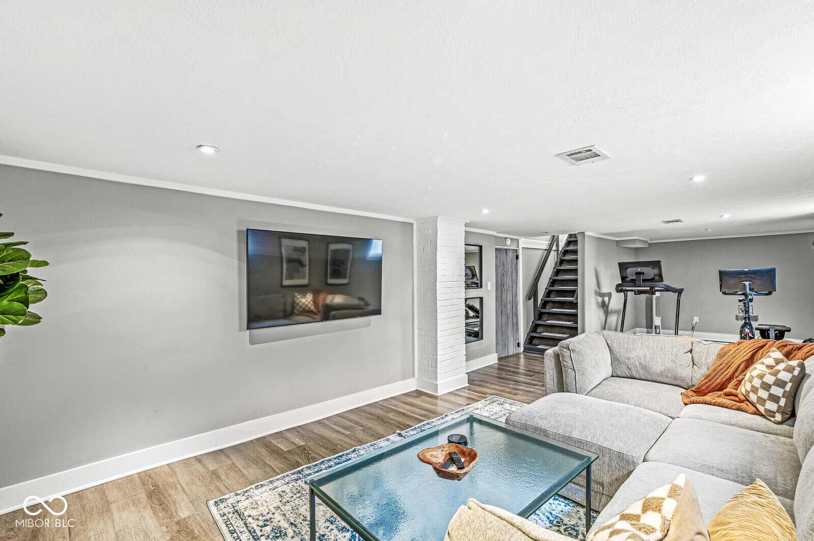 5377 Evanston Avenue