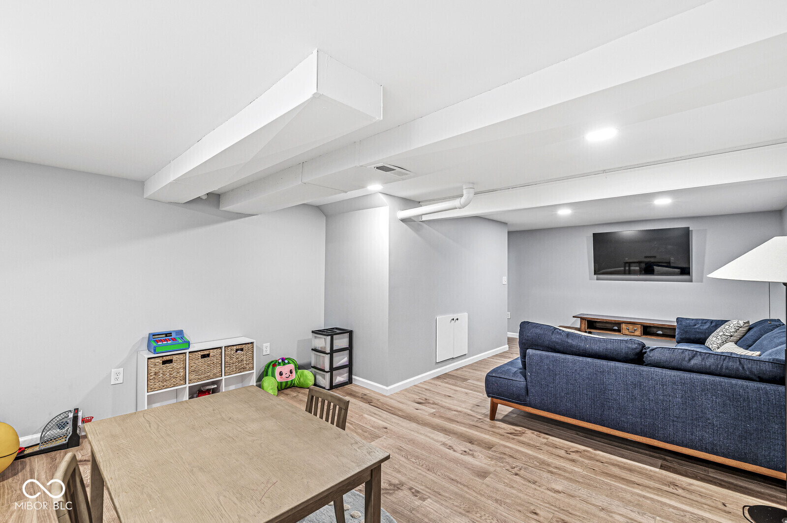 8639 Lancaster Road