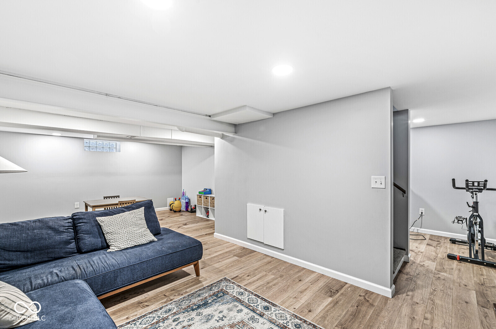 8639 Lancaster Road