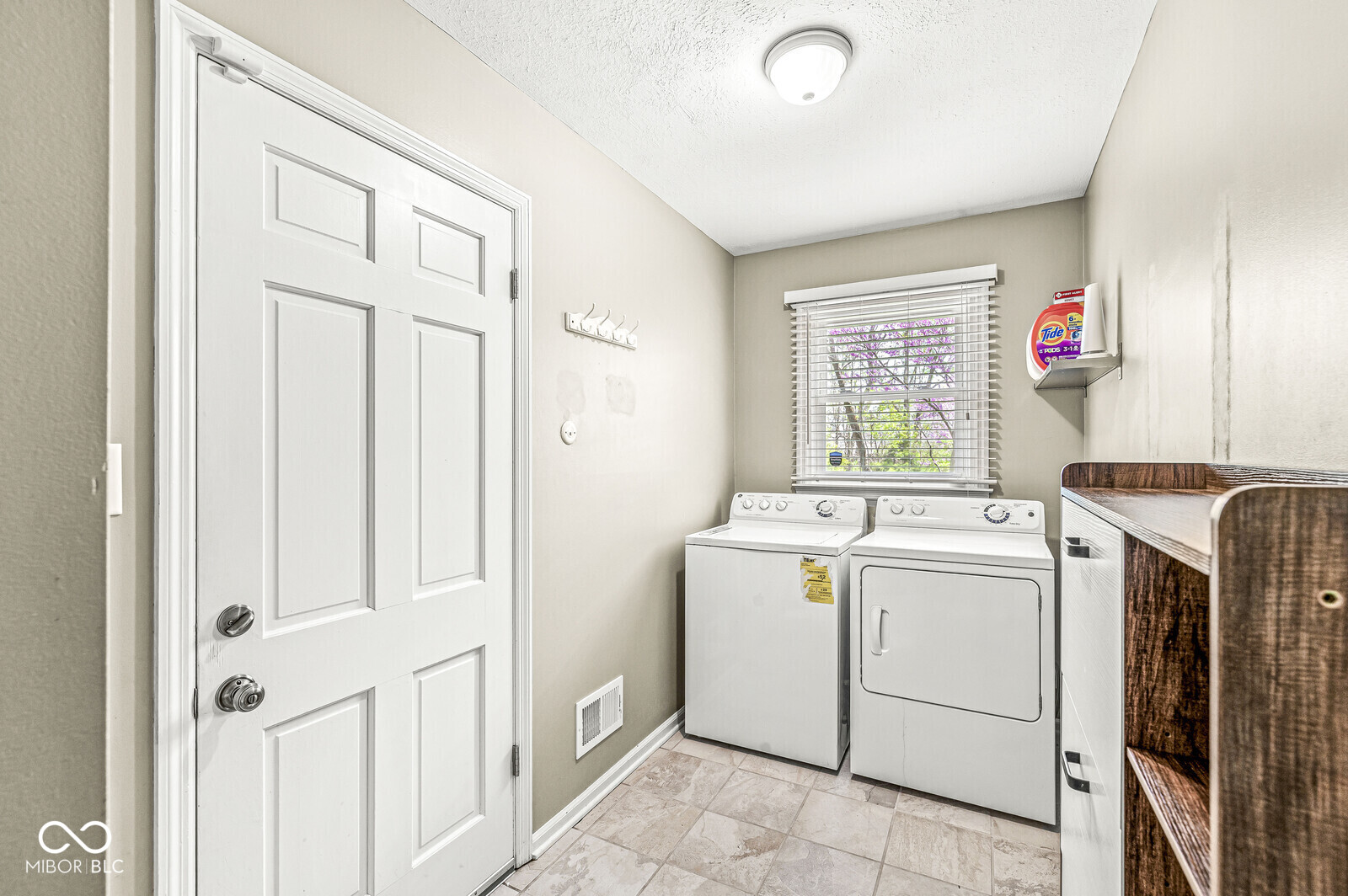 8639 Lancaster Road