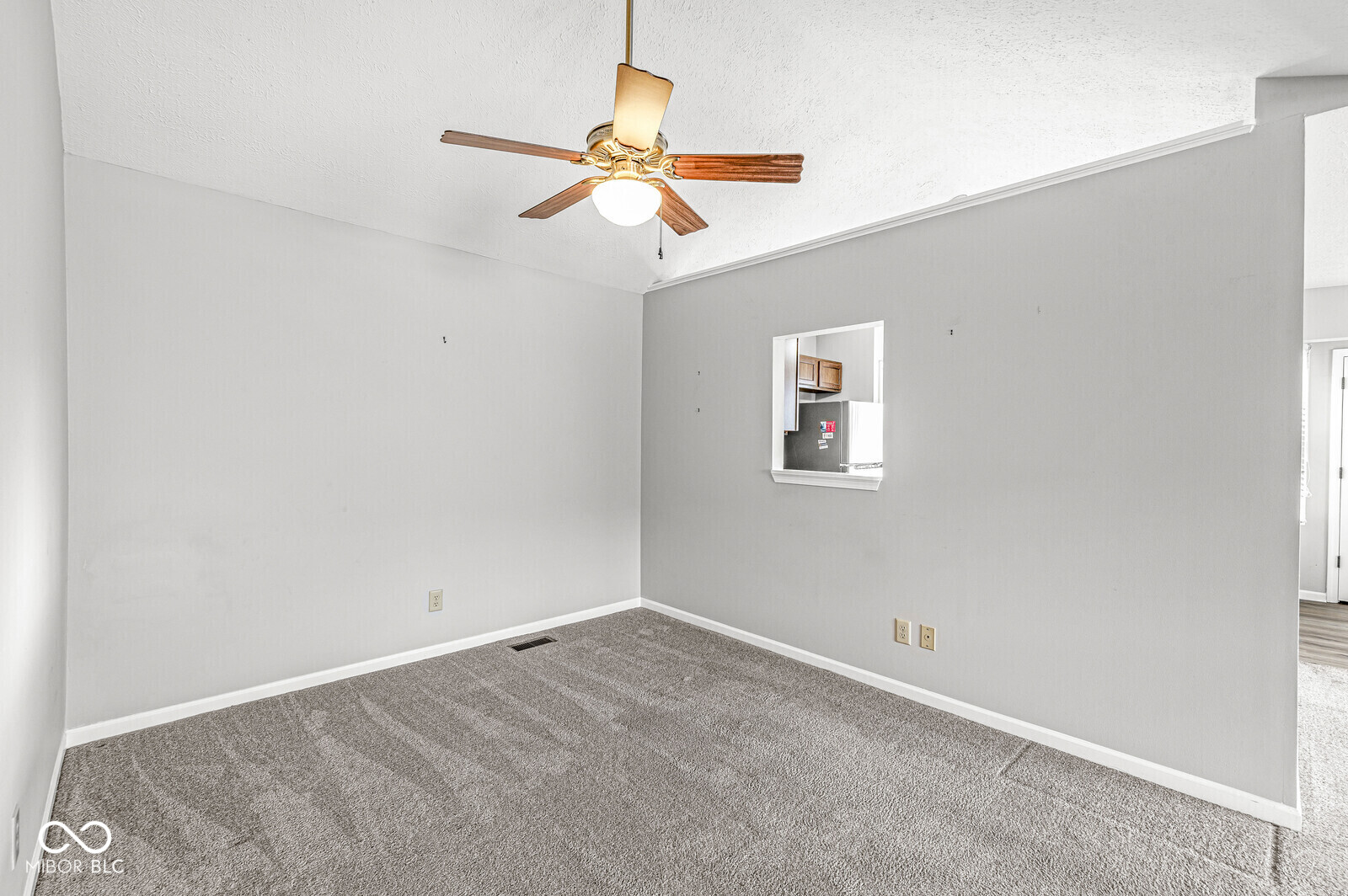 9553 Maple Way