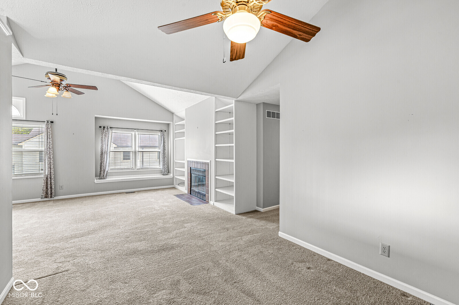 9553 Maple Way