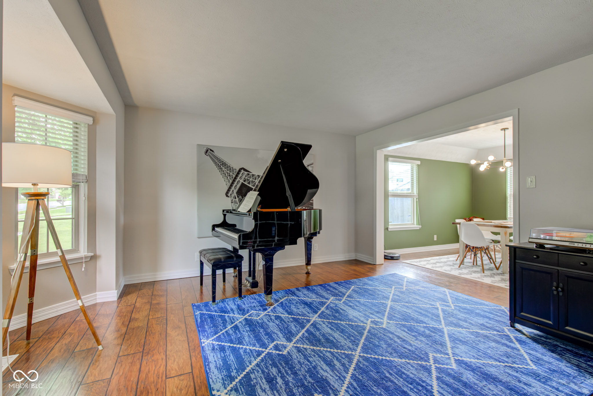 18915 Fairfield Boulevard