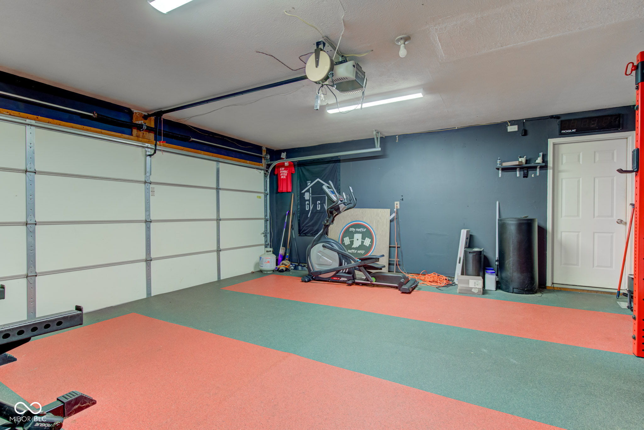 18915 Fairfield Boulevard