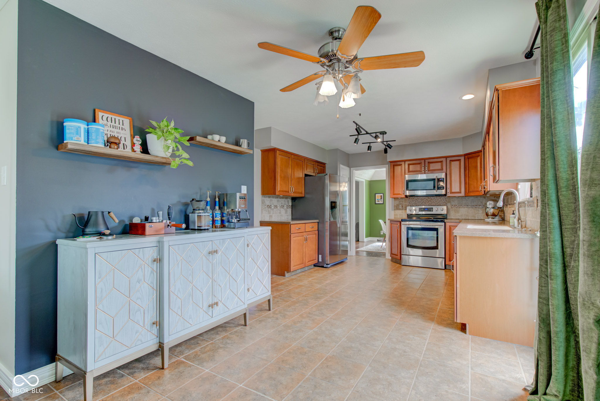 18915 Fairfield Boulevard