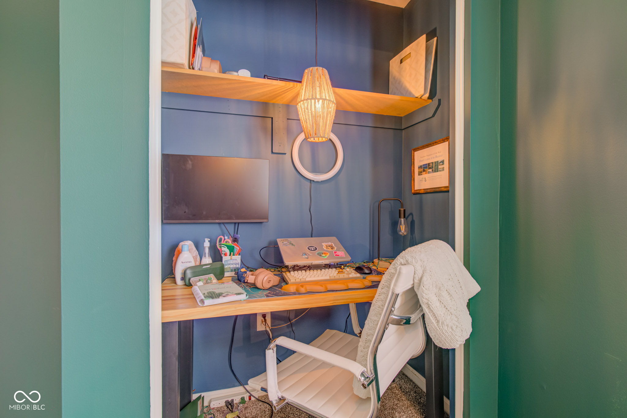 18915 Fairfield Boulevard