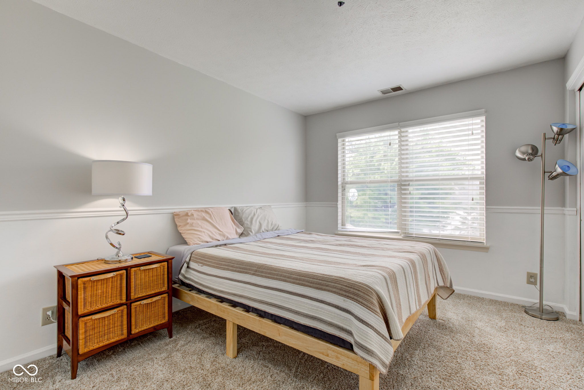 18915 Fairfield Boulevard