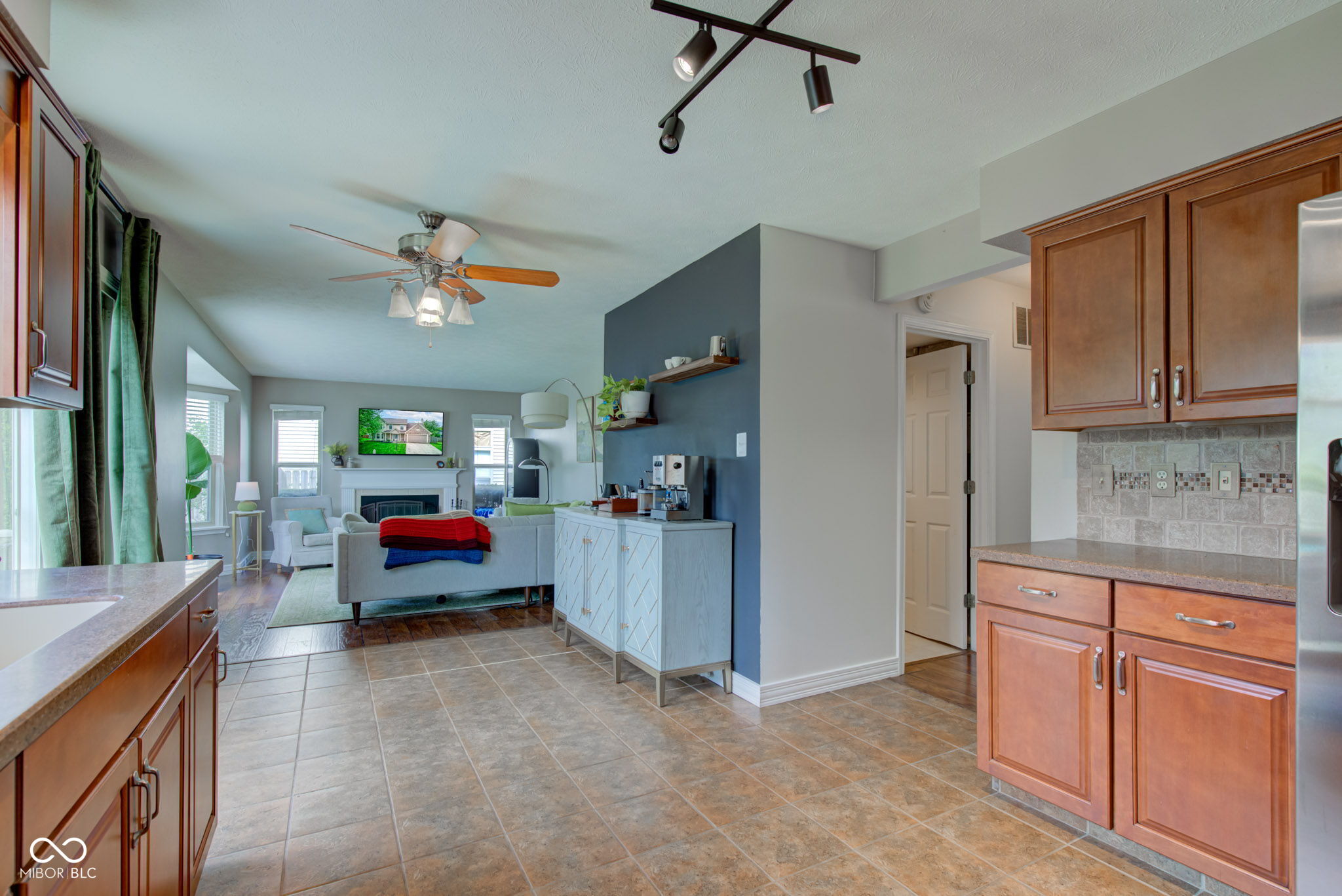 18915 Fairfield Boulevard