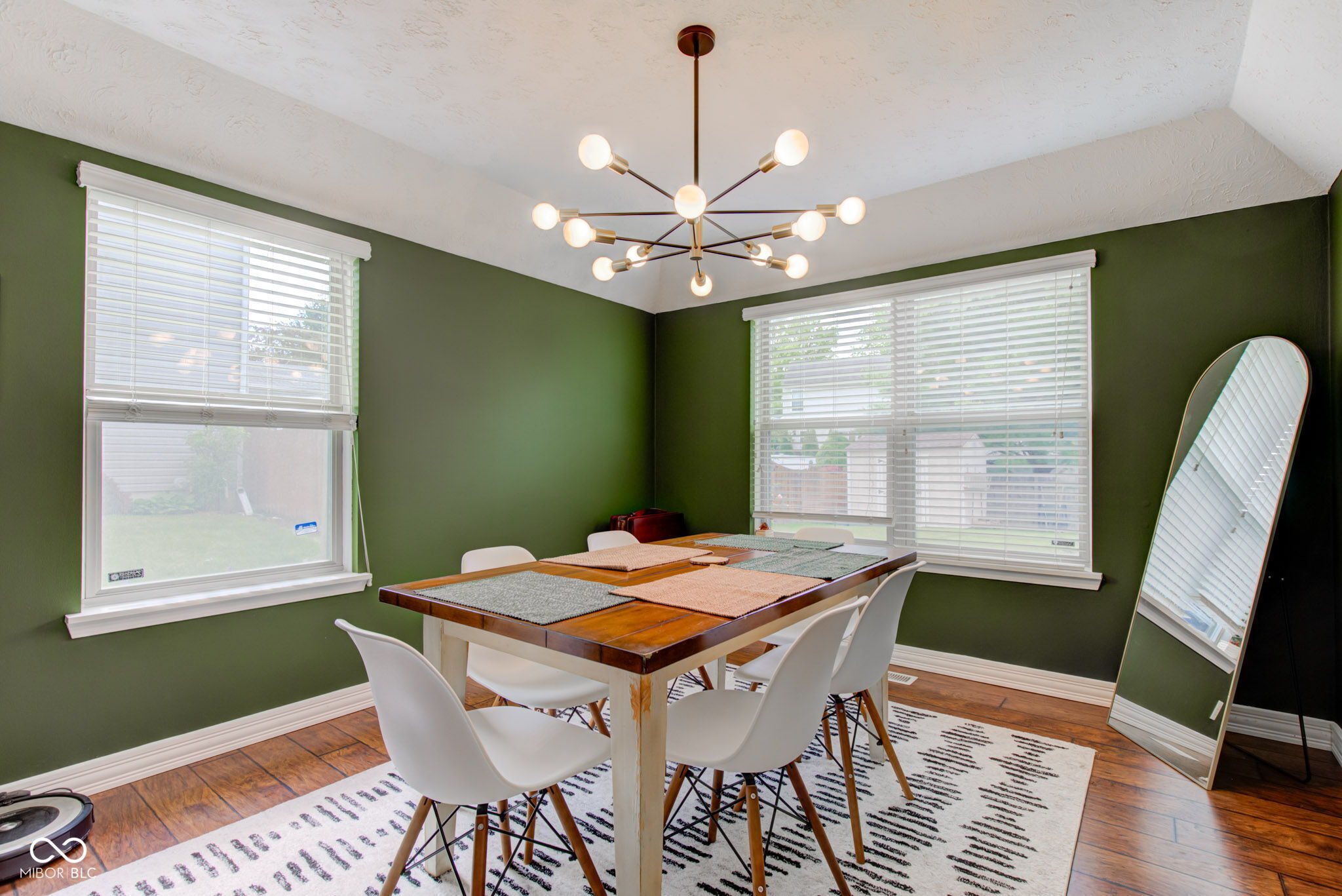 18915 Fairfield Boulevard