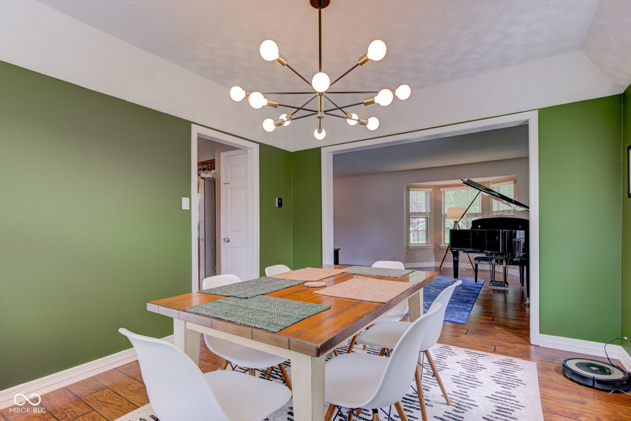 18915 Fairfield Boulevard