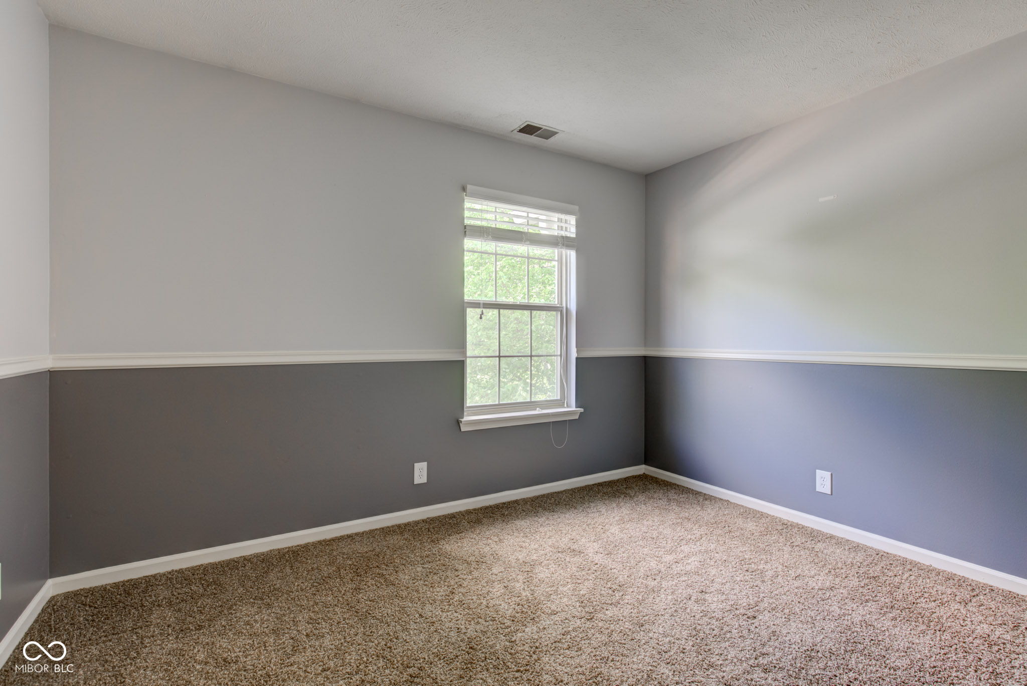 18915 Fairfield Boulevard