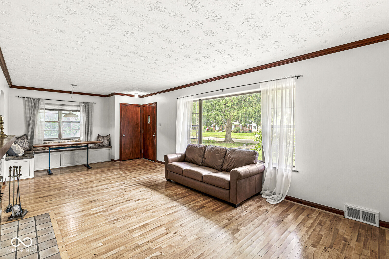 1155 Ivy Lane
