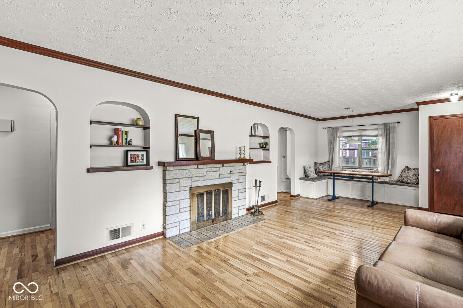 1155 Ivy Lane