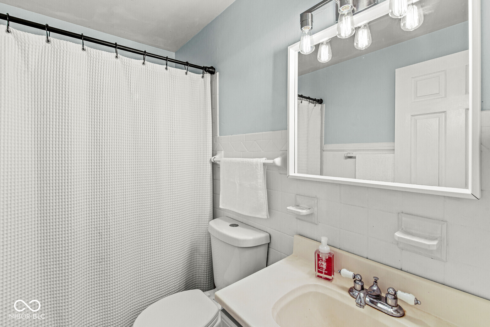 1550 W 72nd Street