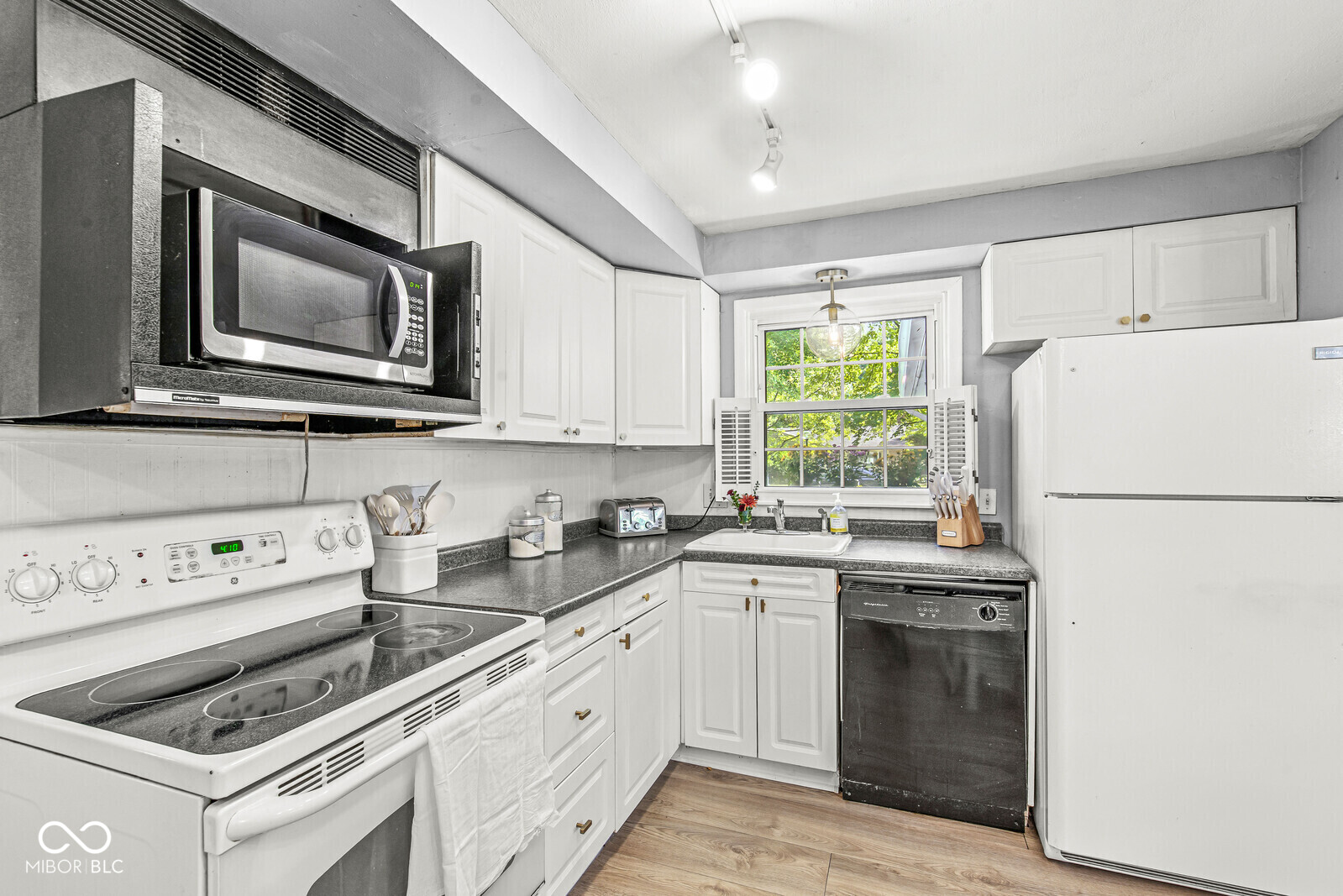 1550 W 72nd Street