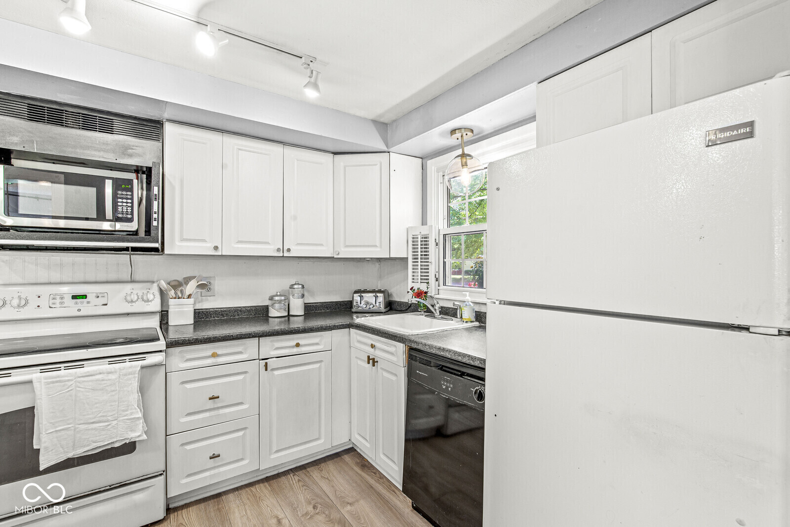 1550 W 72nd Street
