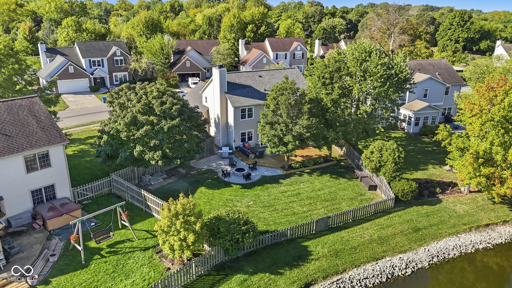 8607 Woodstone Way W