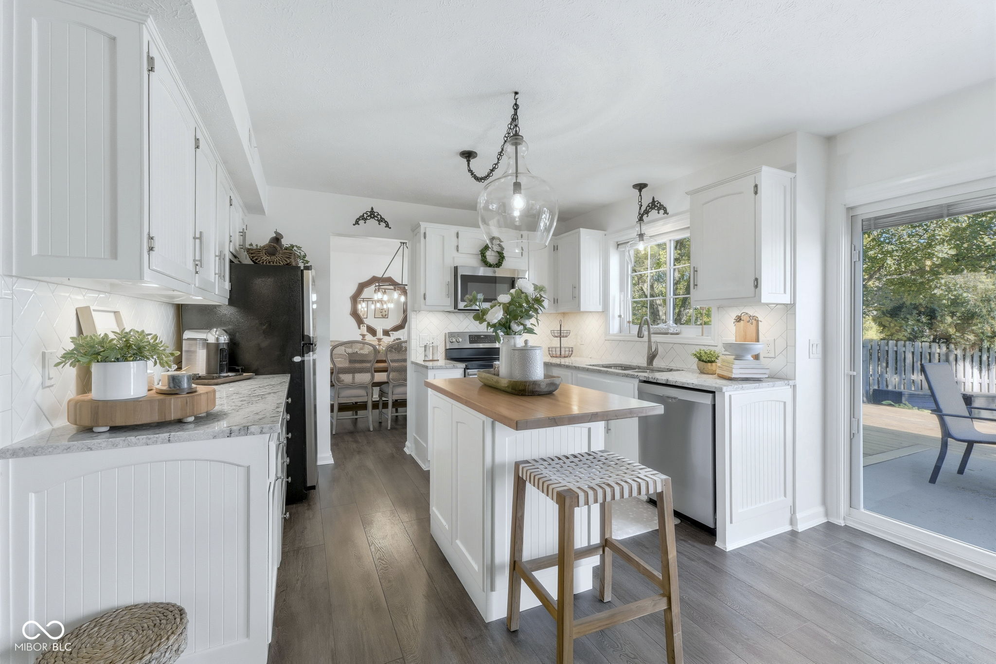 8607 Woodstone Way W