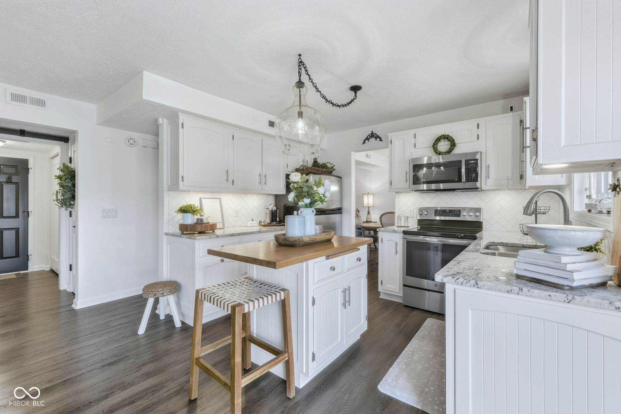 8607 Woodstone Way W