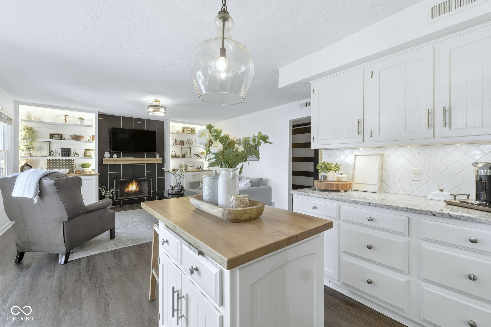 8607 Woodstone Way W