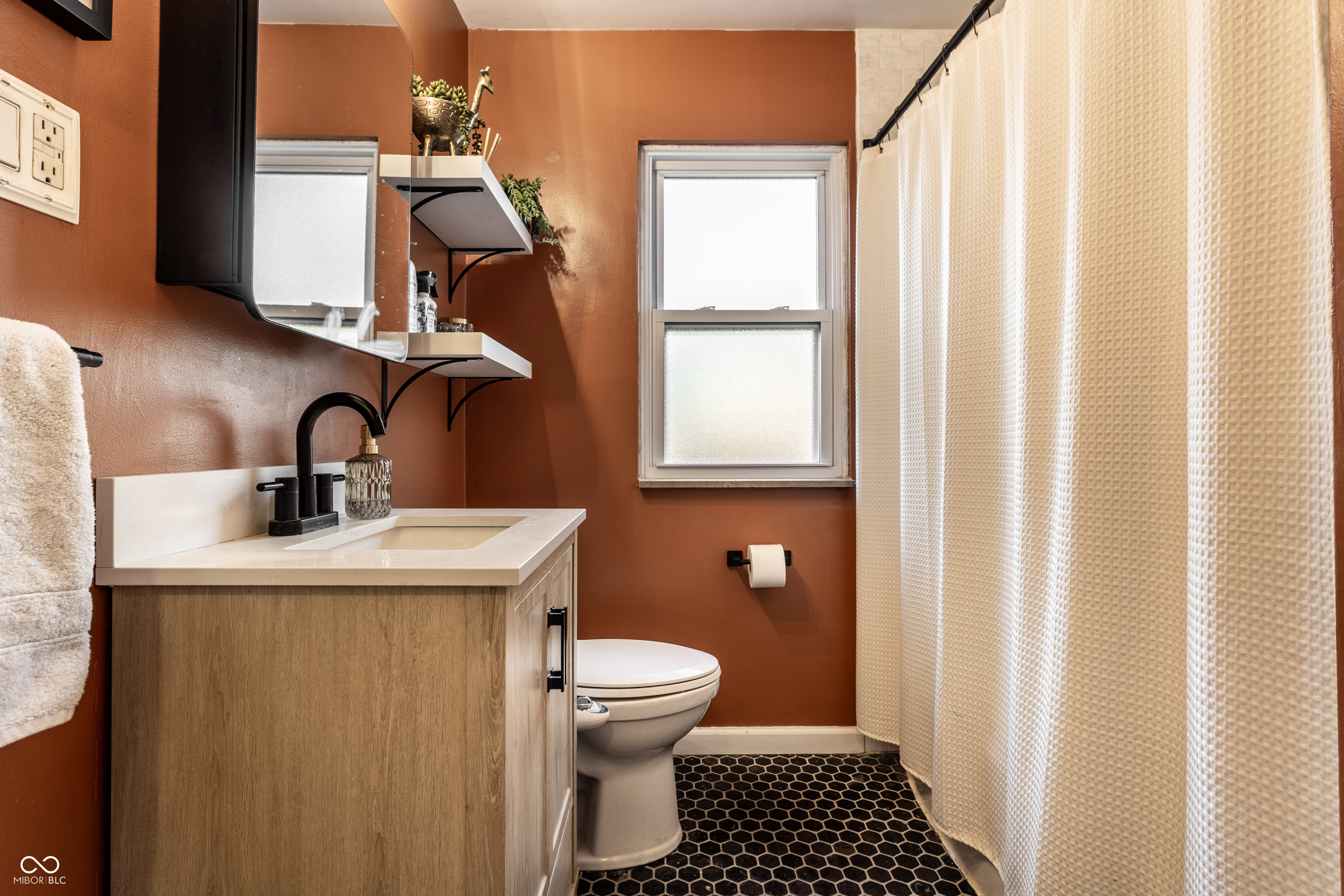 5704 Crestview Avenue