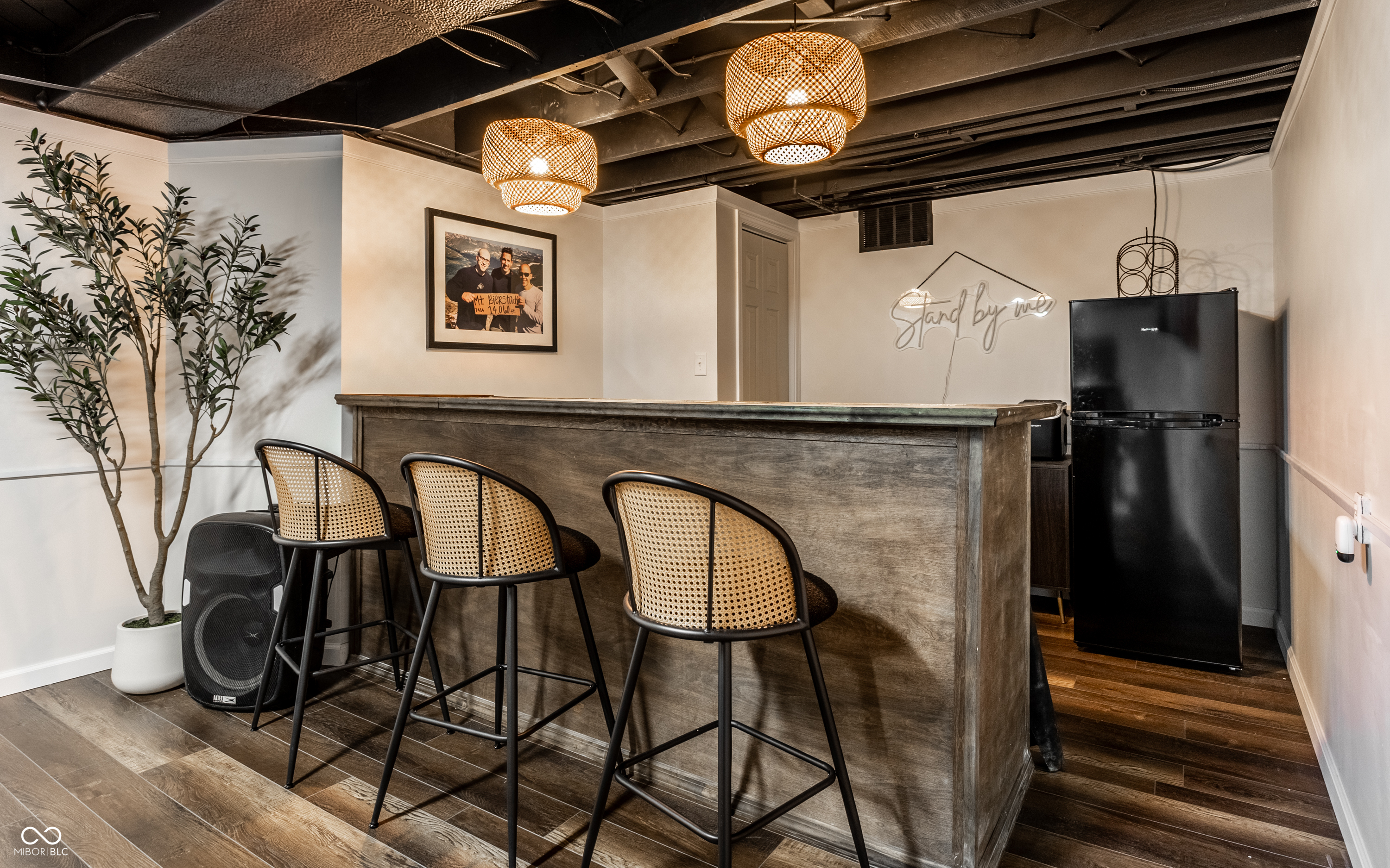 5704 Crestview Avenue