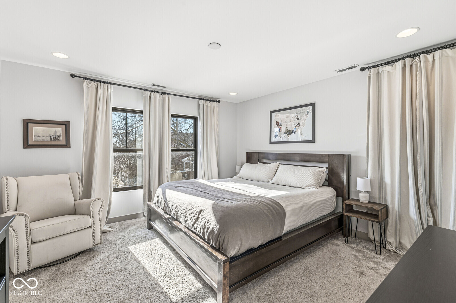 1214 E New York Street