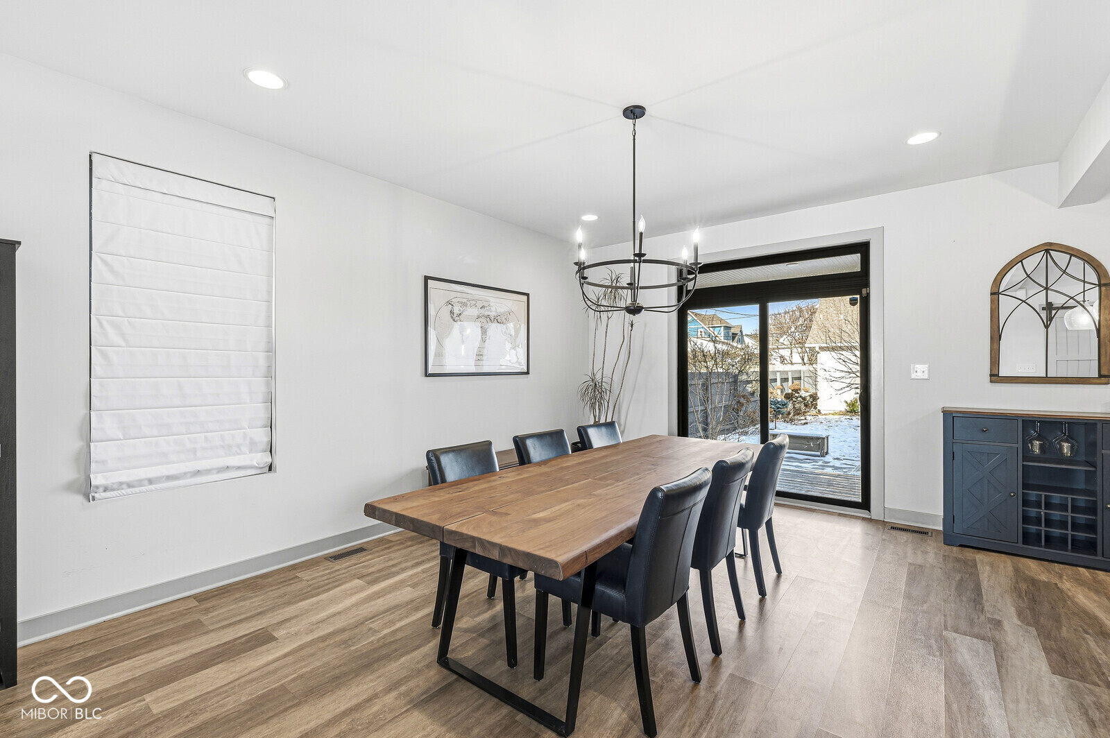 1214 E New York Street