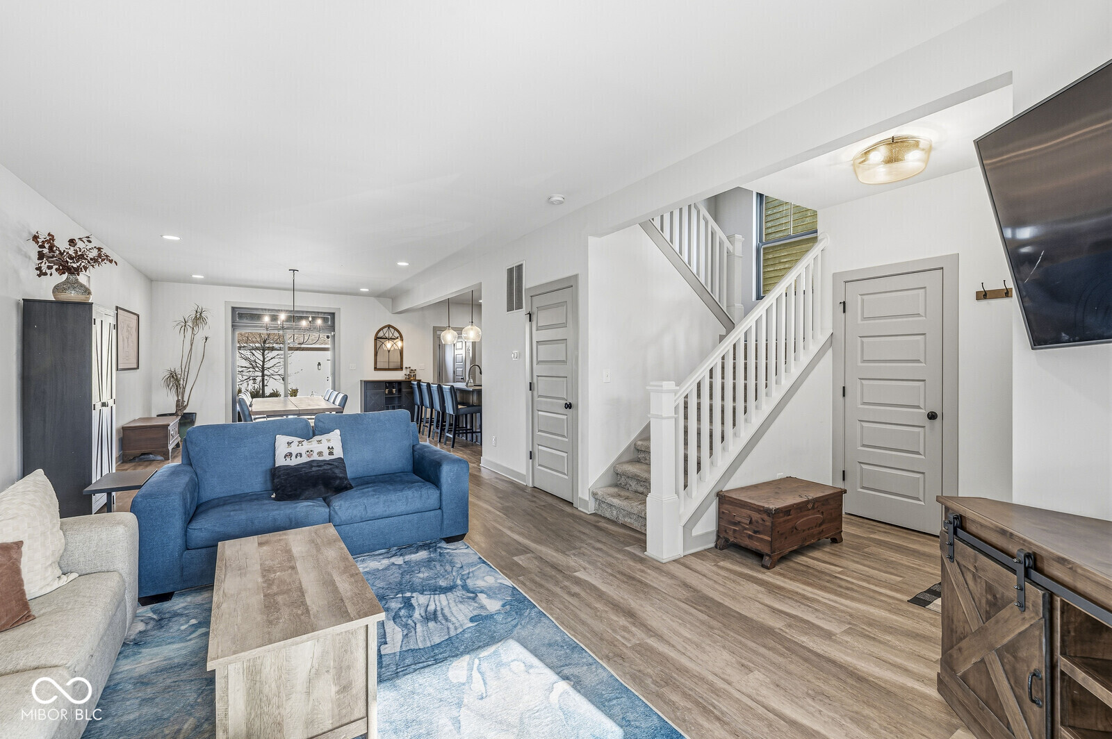 1214 E New York Street