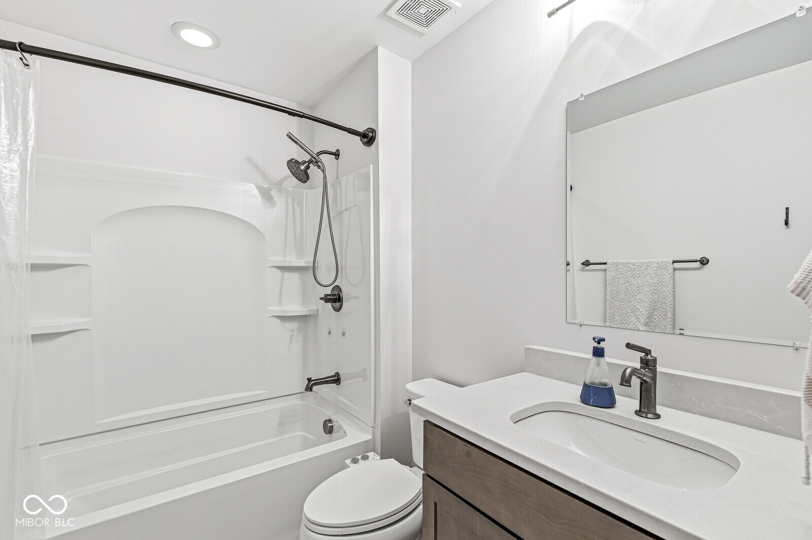 1214 E New York Street