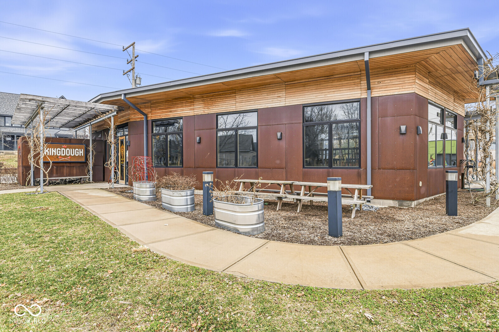 1214 E New York Street