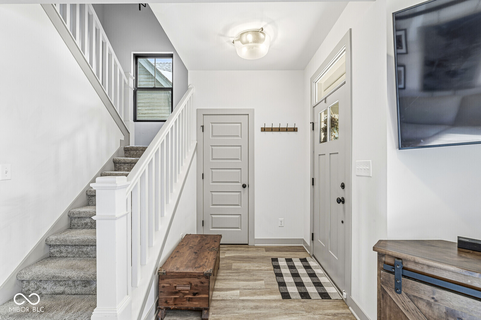 1214 E New York Street