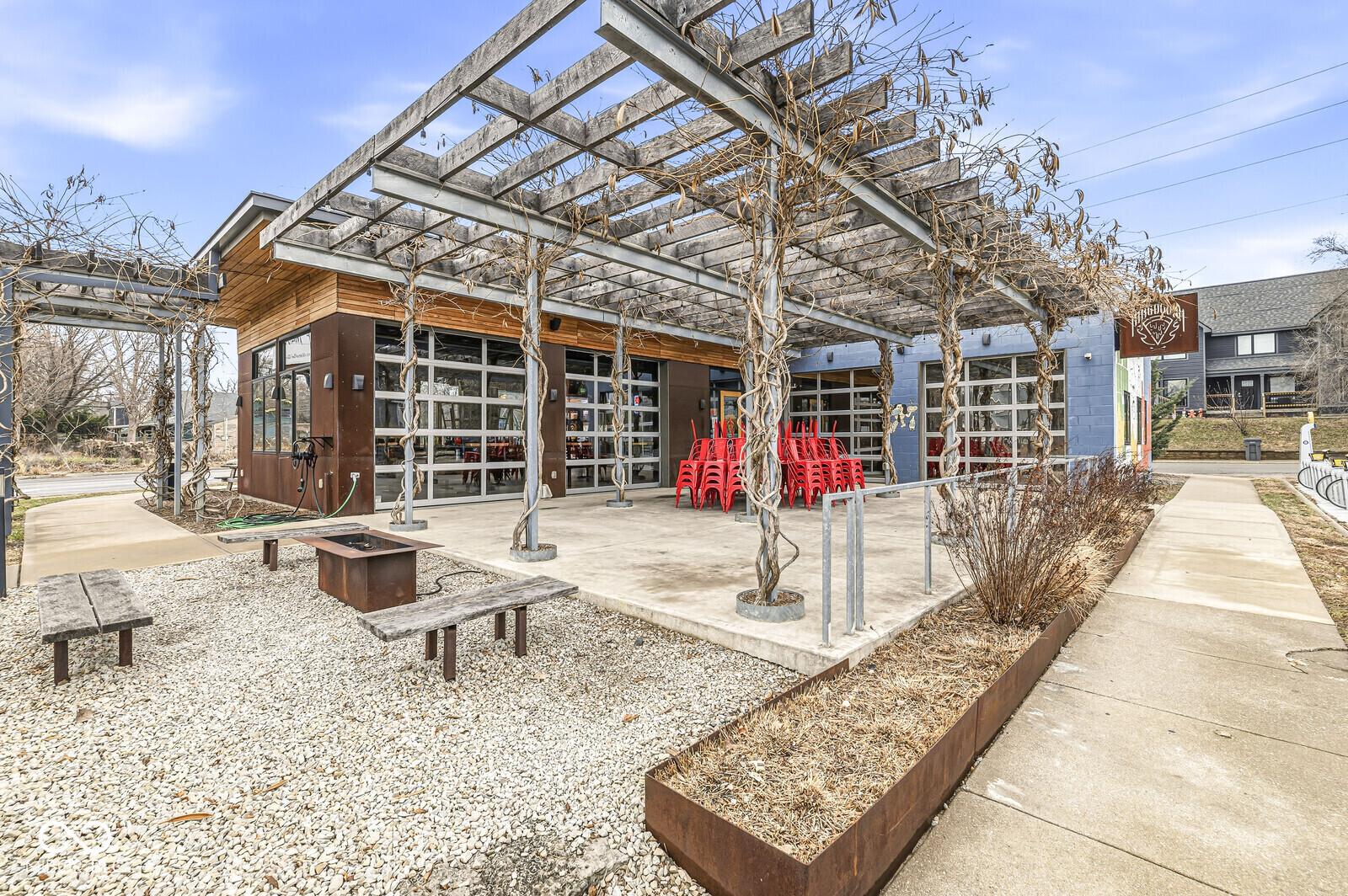 1214 E New York Street