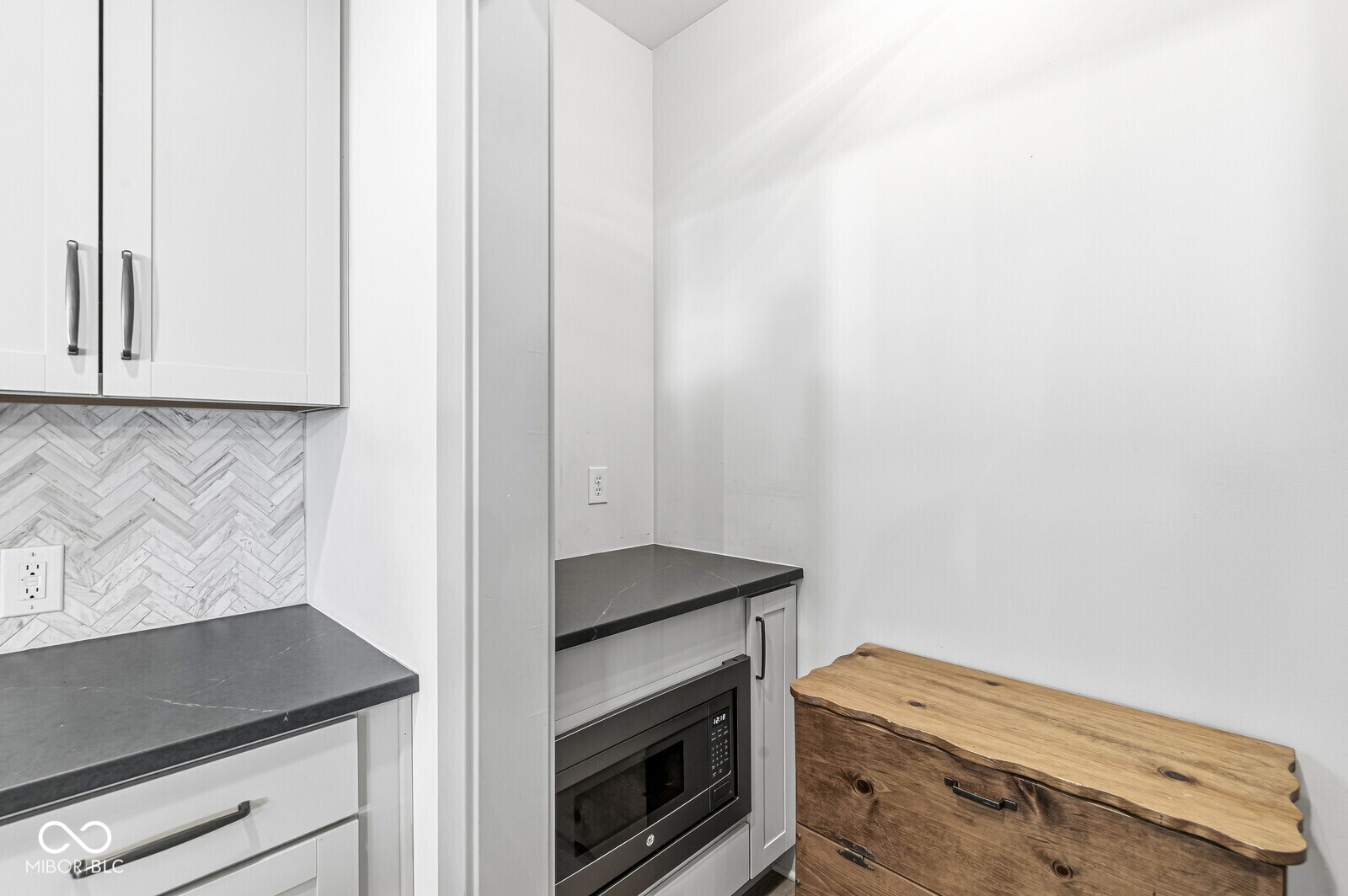 1214 E New York Street