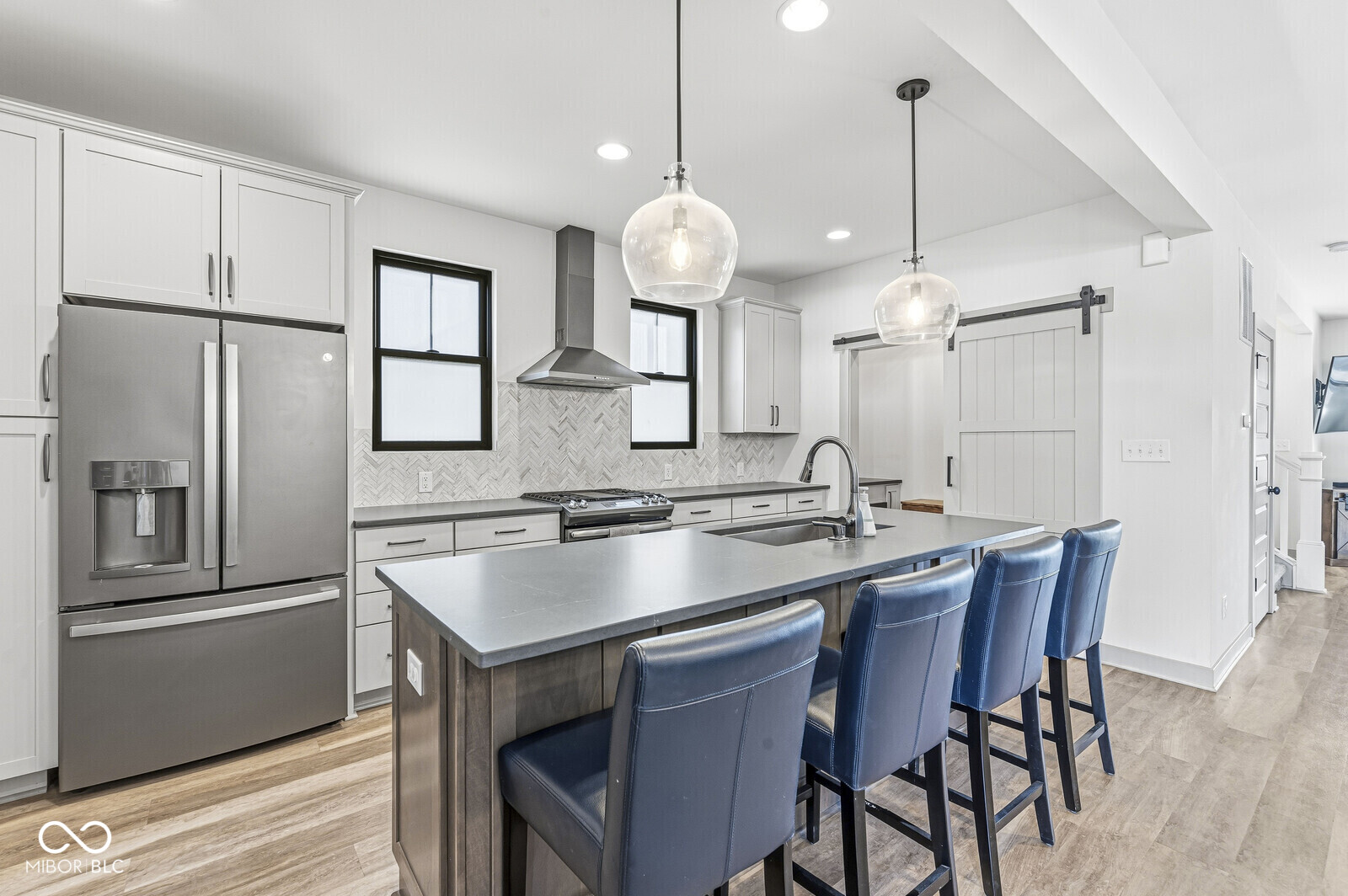 1214 E New York Street