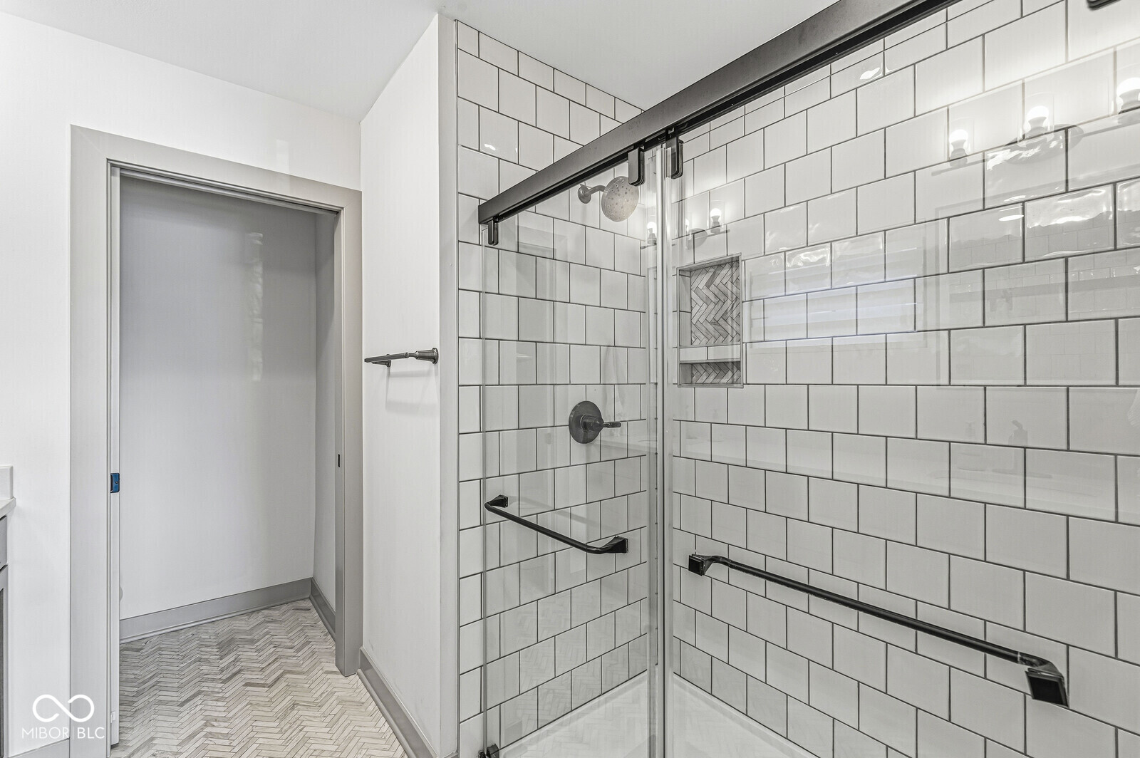 1214 E New York Street