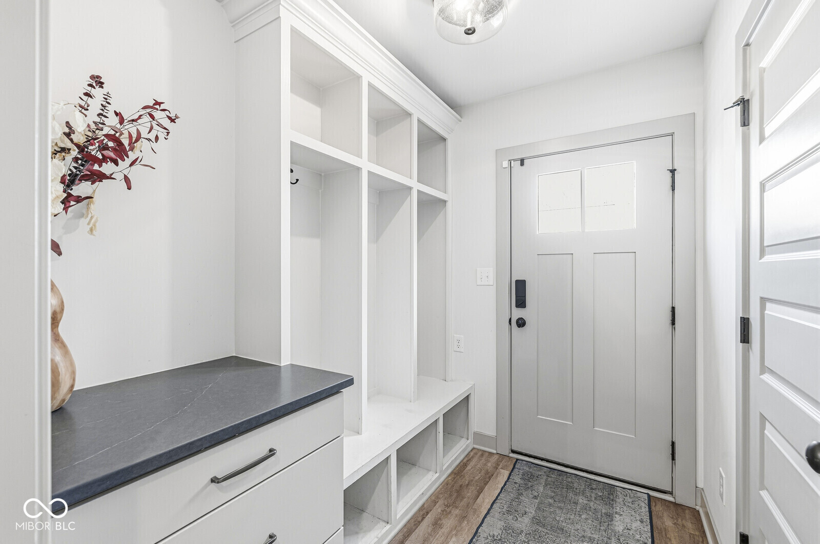 1214 E New York Street