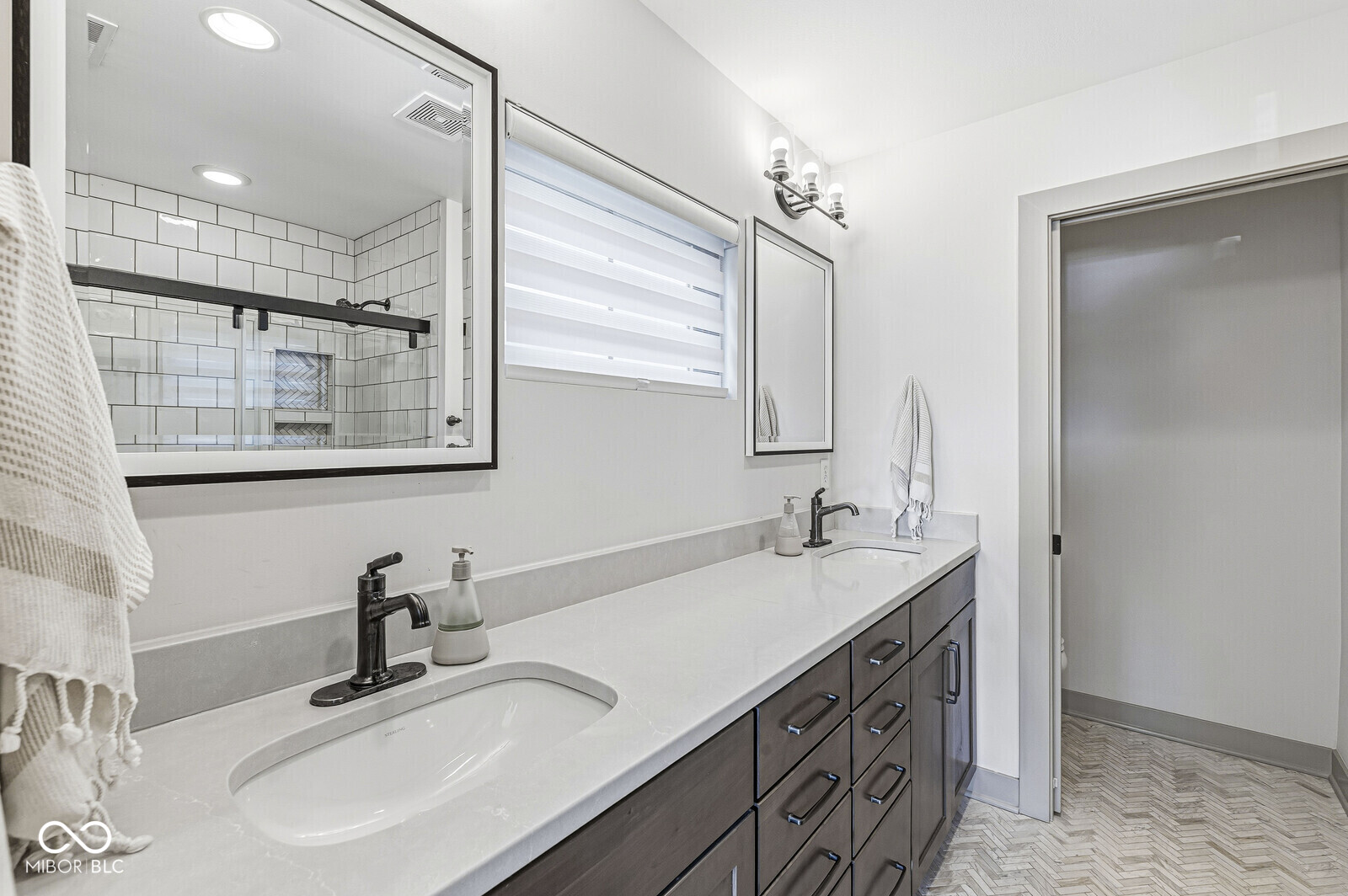 1214 E New York Street