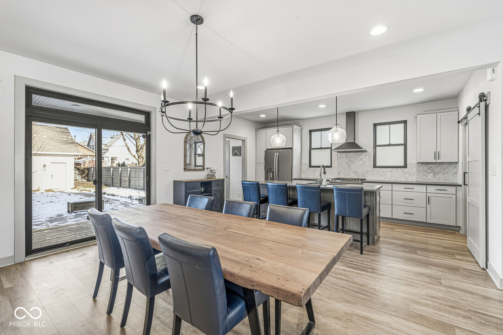 1214 E New York Street