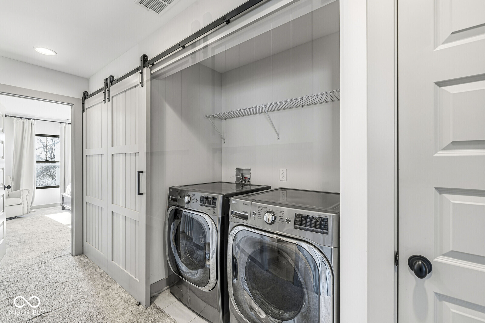 1214 E New York Street