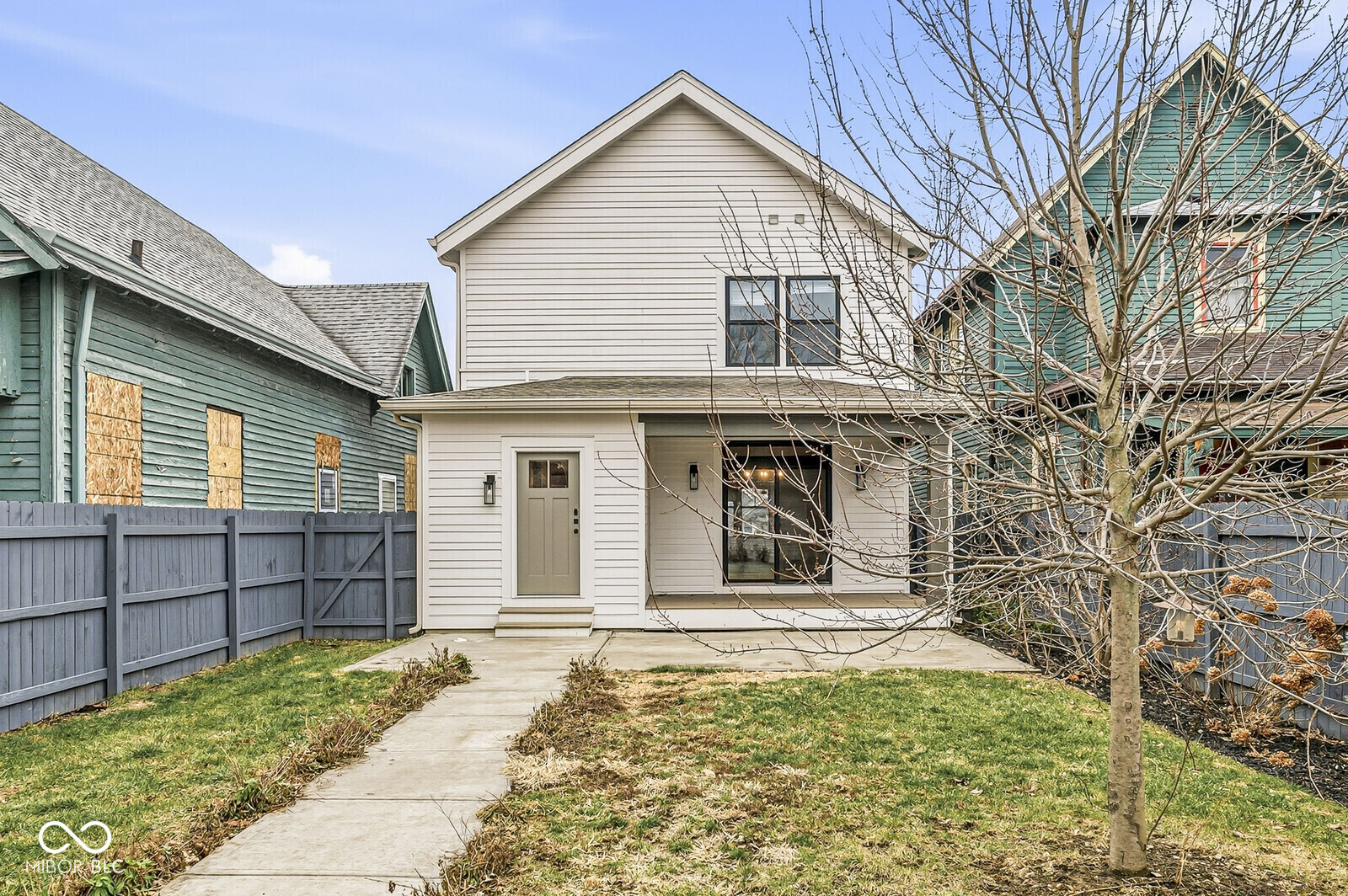 1214 E New York Street