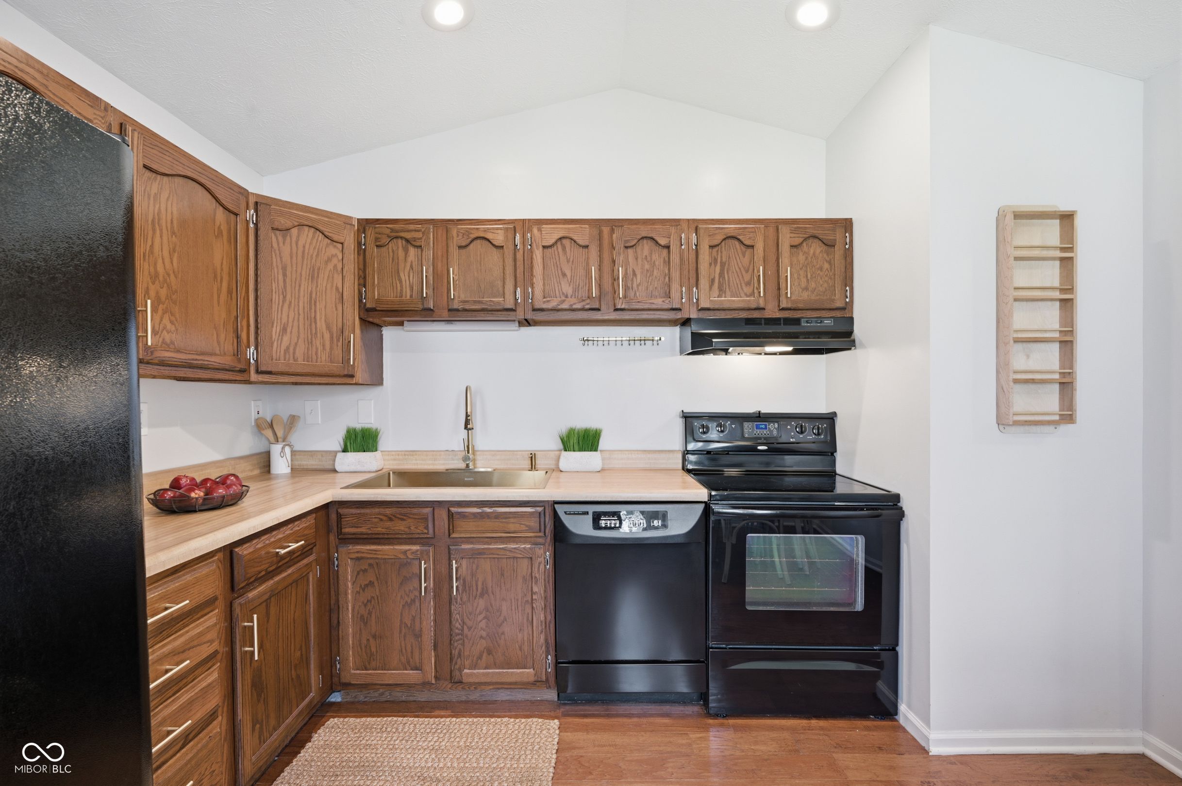 627 E 93rd Street