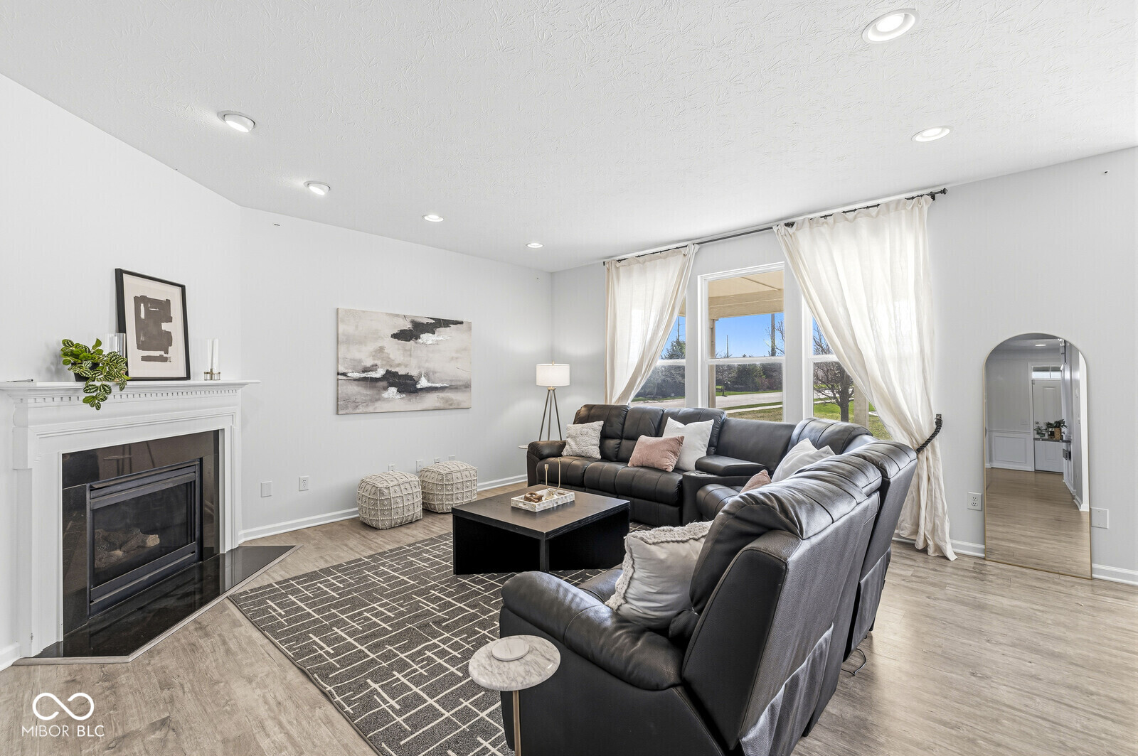 14933 W Black Wolf Run Drive