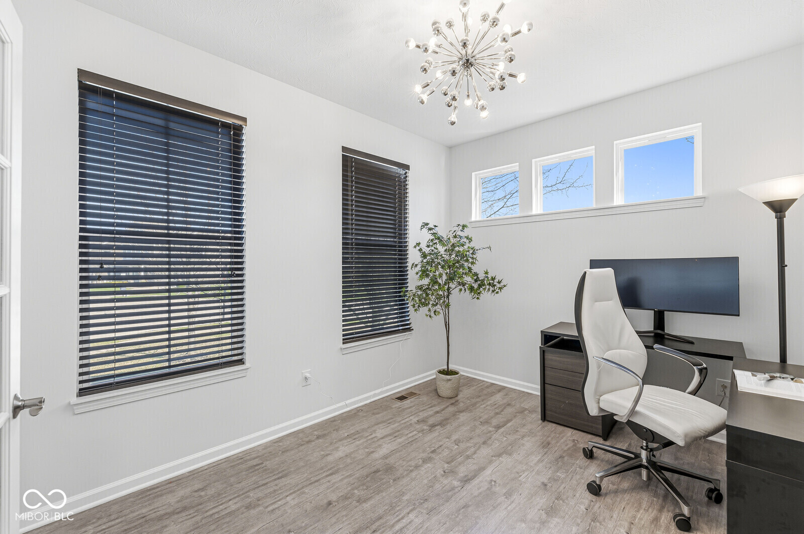 14933 W Black Wolf Run Drive