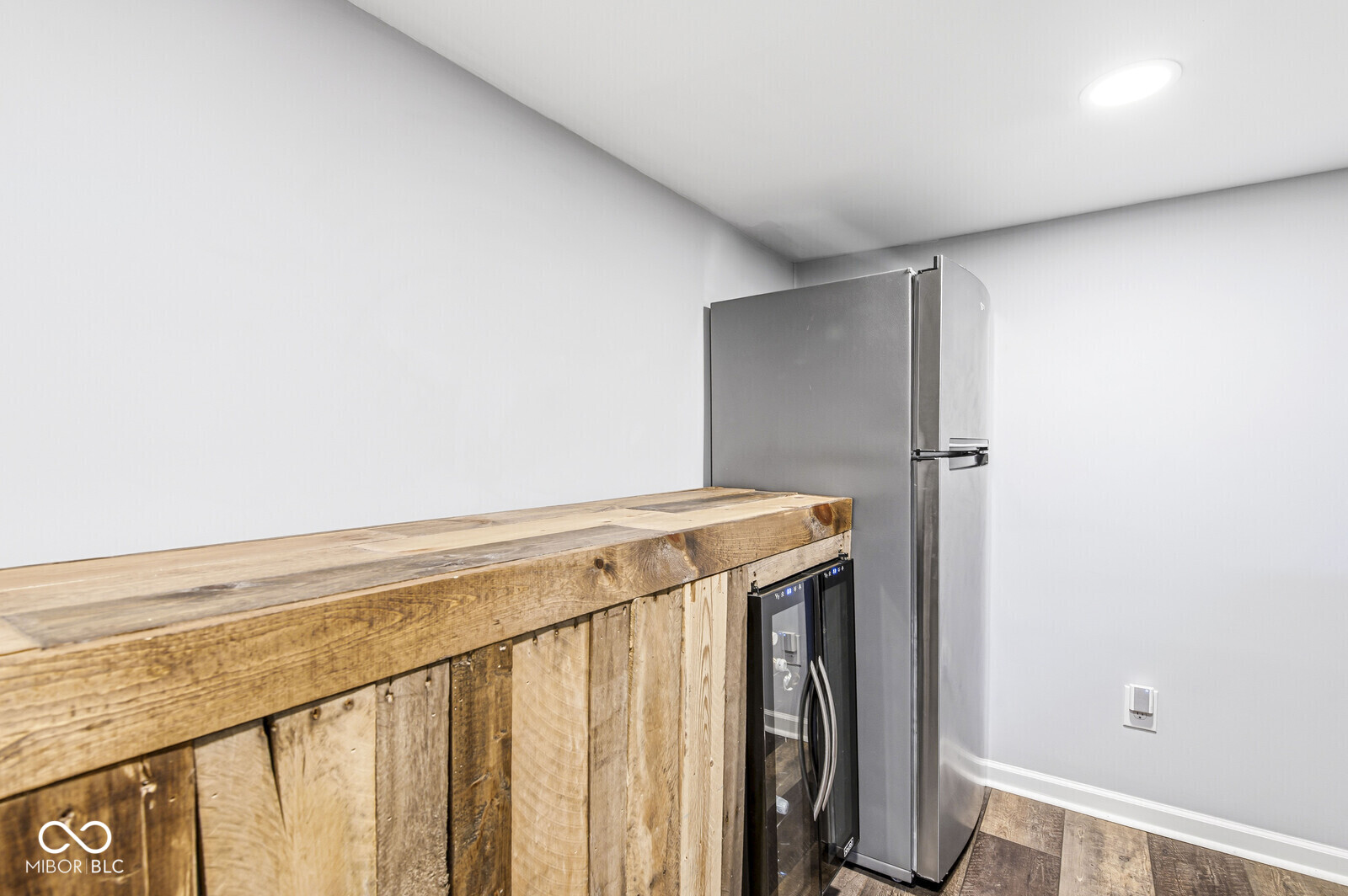 1902 Kessler Boulevard East Drive